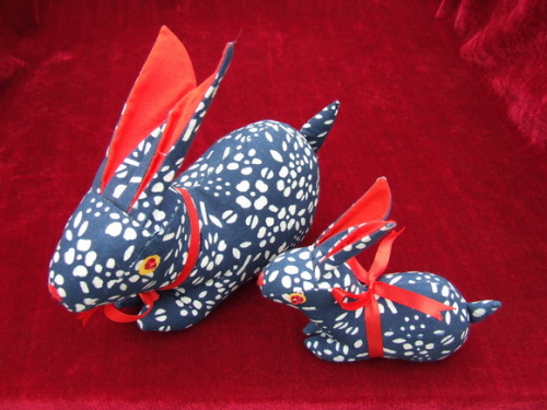 蓝印花布工艺品-生肖兔