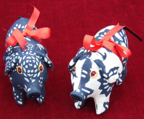 蓝印花布工艺品-生肖猪