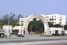 华侨大学大门