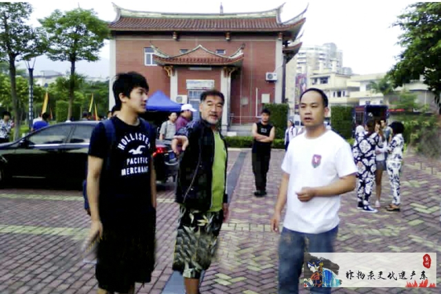 郑晓嵘作为电影永春白鹤拳之擎天画卷的武术顾问，在拍摄期间与香港导演梁家仁沟通建议武术问题。