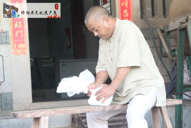 林茂安包揉照片