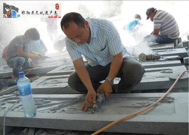 照片三：杨庆聪工作照