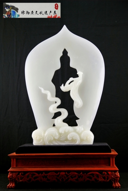 照片五：杨庆聪作品《我本求心不求佛》创意说明：该作品以观音造型为原型进行艺术性的抽象提炼，夸张处理、心有灵山、莫向外求，我们悟道不是求佛而是观自己的心。
