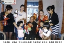 李伯芬在传授布袋戏表演艺术  摄影：徐维耕