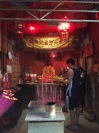 图112   信众到大圣宫上香祭拜    摄影：李春玲
