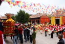 图42   当地群众迎接福佑帝君分灵銮驾   摄影：黄百宁