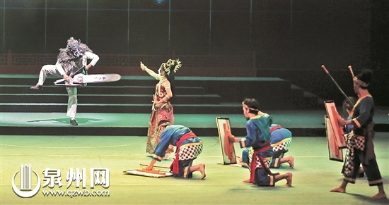 中外戏剧展演暨第六届中国木偶皮影中青年技艺传承展演开幕