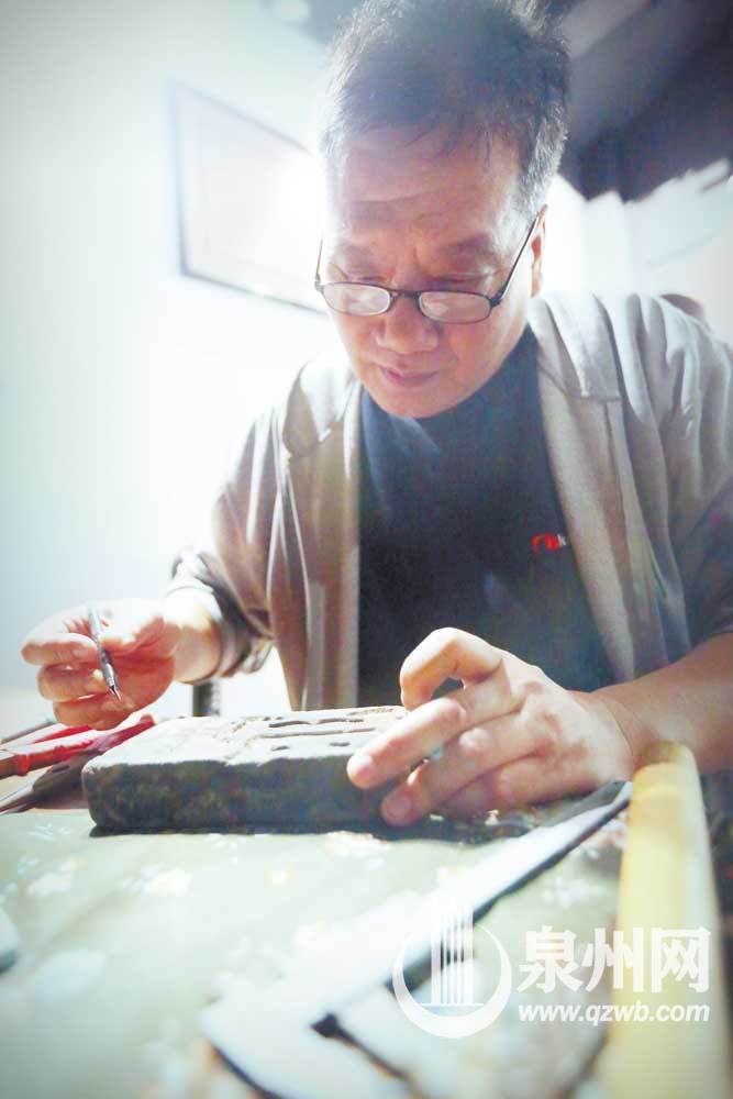 “连发锡铺”第六代传人杨曙宏