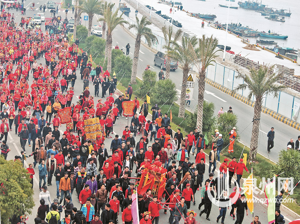 巡香队伍浩浩荡荡