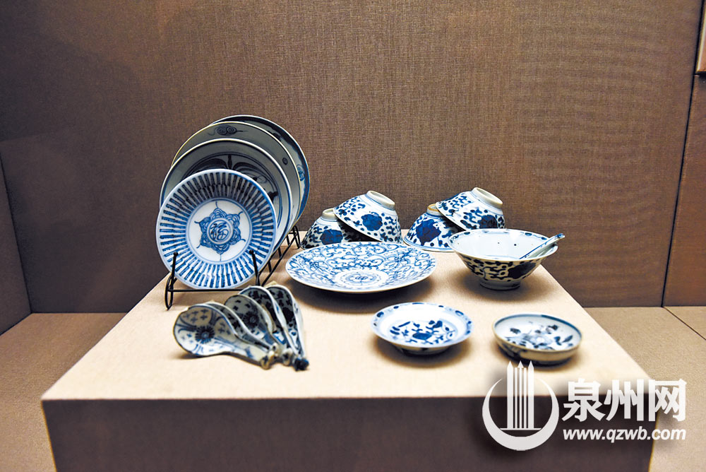 顺美陶瓷博物馆收藏的德化古窑址出土的瓷器在造型纹饰等方面与“泰兴号”古瓷相同