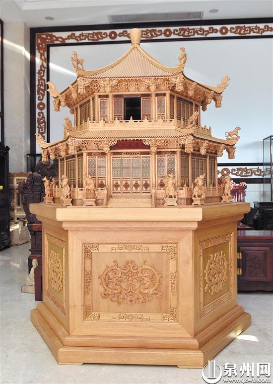 木雕作品《十二生肖馆》